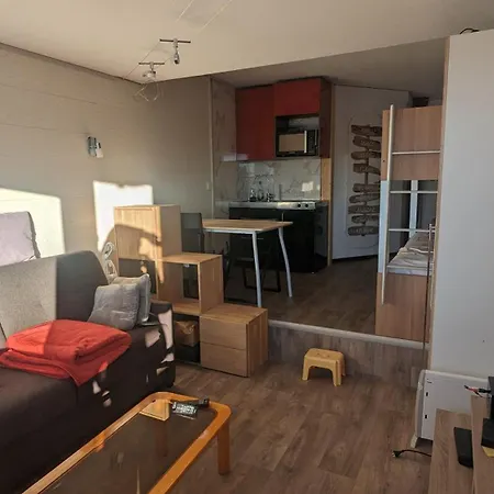Studio Proche Commodites 公寓